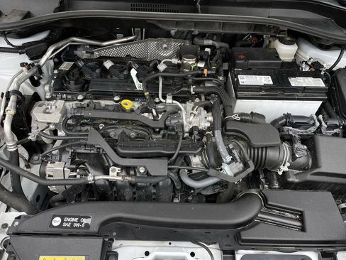 Used 2024 Toyota Corolla Cross L image 28
