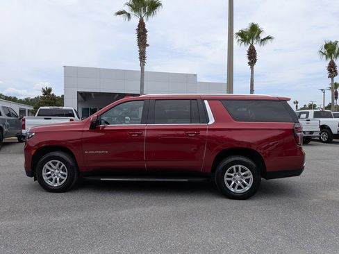 Certified 2022 Chevrolet Suburban LT w/ Luxury Package RWD image 6