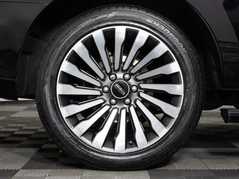 Used 2019 Lincoln Navigator Reserve image 43