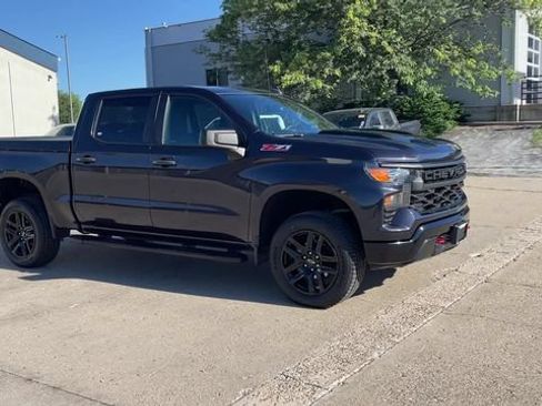 Used 2022 Chevrolet Silverado 1500 Custom Trail Boss AWD/4WD image 2