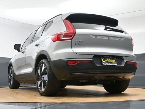 Used 2025 Volvo EX40 Core image 43