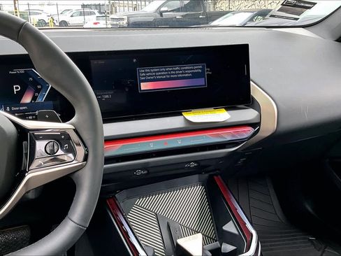 Used 2025 BMW X3 xDrive30i w/ Premium Package image 9