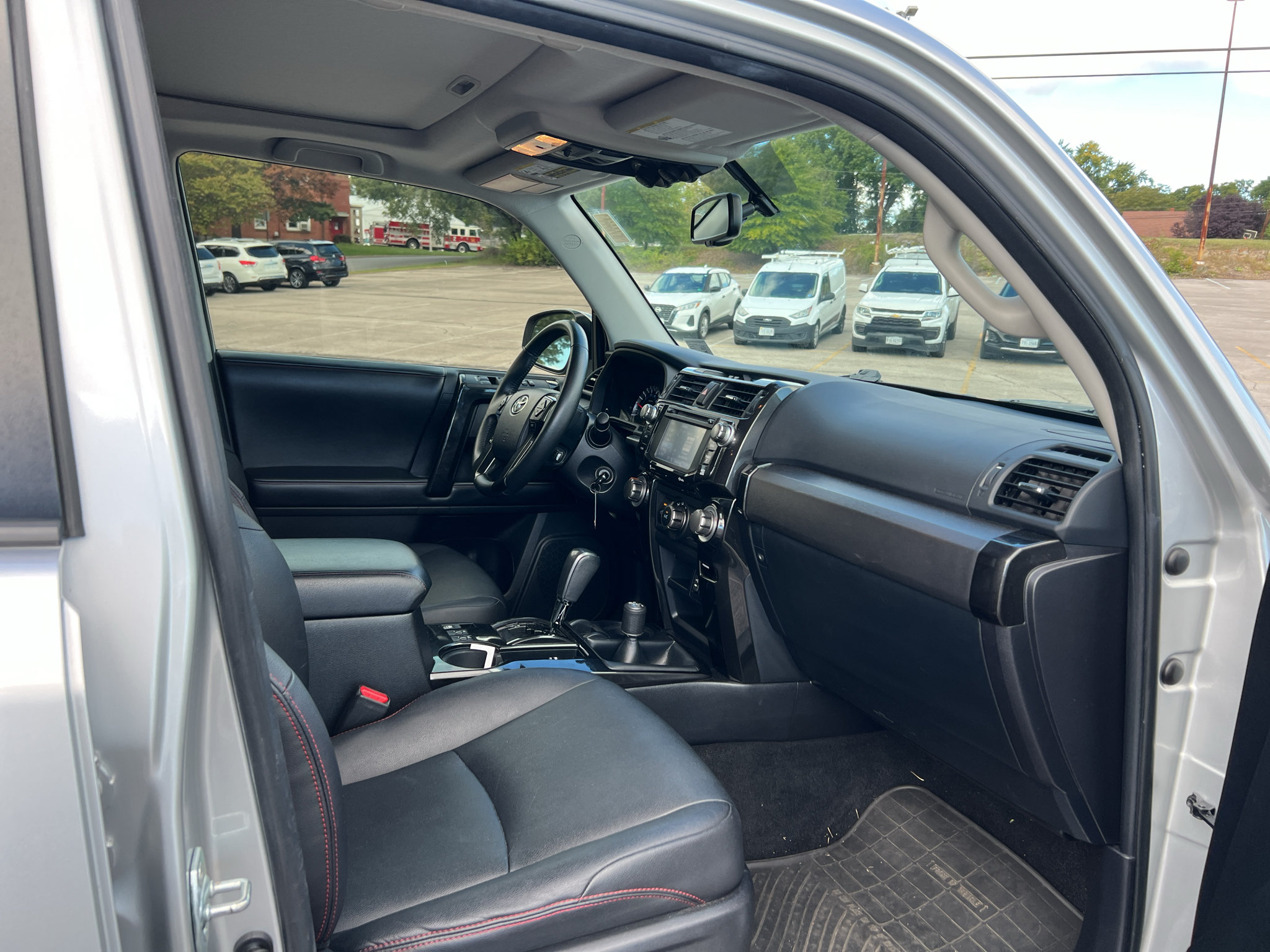 Used 2014 Toyota 4Runner Trail Premium AWD/4WD image 9