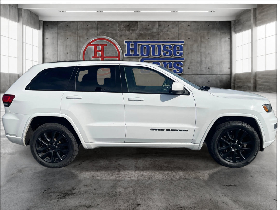 Used 2018 Jeep Grand Cherokee Altitude AWD/4WD image 4