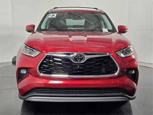 Used 2023 Toyota Highlander Platinum image 8