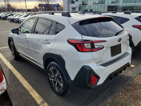 Used 2024 Subaru Crosstrek 2.0i Premium image 4