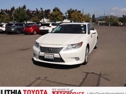 Used 2014 Lexus ES 350 w/ Luxury Package FWD image 1