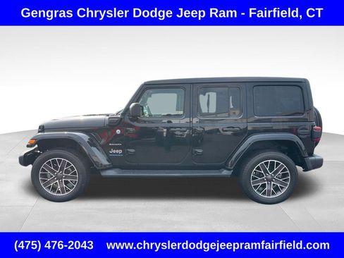 Used 2023 Jeep Wrangler Unlimited Sahara w/ Cold Weather Group AWD/4WD image 4