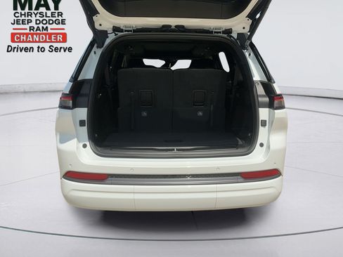New 2026 Jeep Grand Cherokee L Limited AWD/4WD image 12