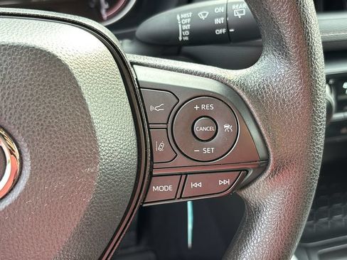 Used 2025 Toyota RAV4 LE AWD/4WD image 16