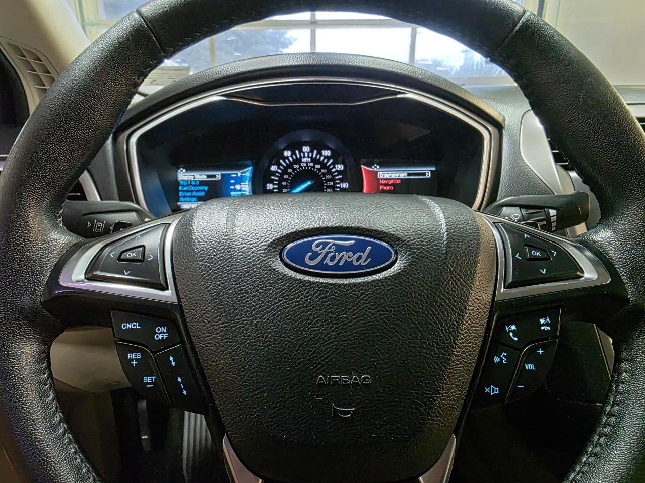 Used 2019 Ford Fusion SEL FWD image 28