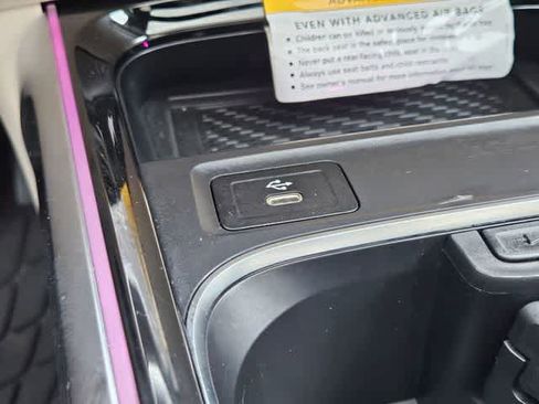 Used 2026 Mercedes-Benz GLB 250 image 31