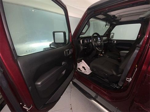 Used 2021 Jeep Gladiator Willys image 11