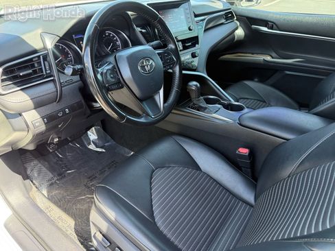 Used 2021 Toyota Camry SE w/ Carpet Mat Package (TMS) FWD image 12