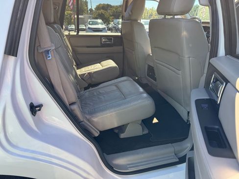 Used 2015 Lincoln Navigator 2WD image 14