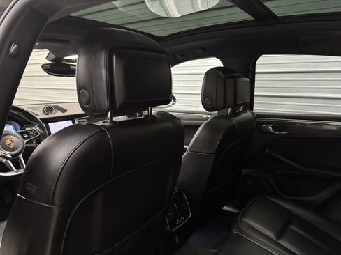 Used 2018 Porsche Macan GTS image 25