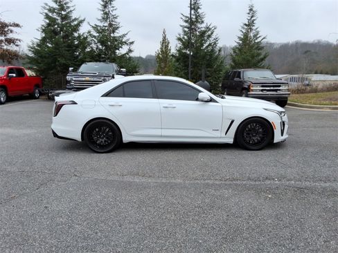 Used 2023 Cadillac CT4 V Blackwing w/ LPO, Blue Accent Package image 4