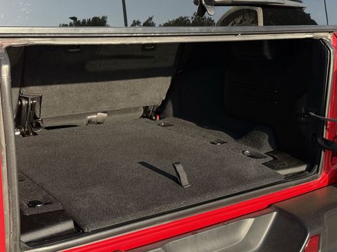 Used 2025 Jeep Wrangler Unlimited Rubicon w/ Convenience Group image 24