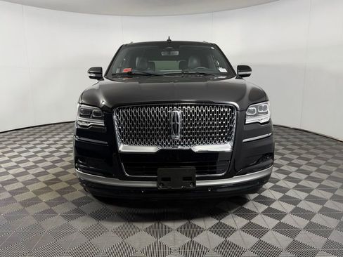 Used 2024 Lincoln Navigator Reserve image 11