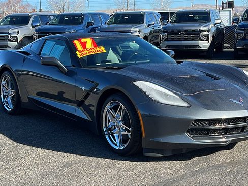 Used 2017 Chevrolet Corvette Stingray Coupe w/ 1LT image 3