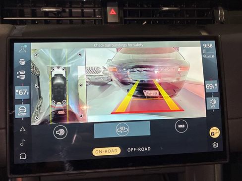 Used 2024 Land Rover Discovery Sport S image 8