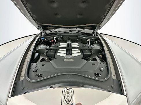 Used 2018 Rolls-Royce Phantom Sedan image 31