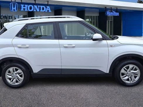 Used 2020 Hyundai Venue SEL w/ Convenience Package FWD image 9
