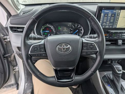 Used 2021 Toyota Highlander Platinum image 10