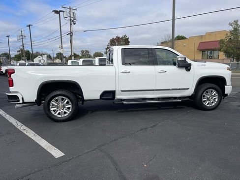 Used 2024 Chevrolet Silverado 3500 High Country image 7