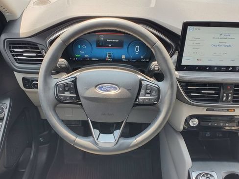 Certified 2023 Ford Escape Platinum FWD image 33
