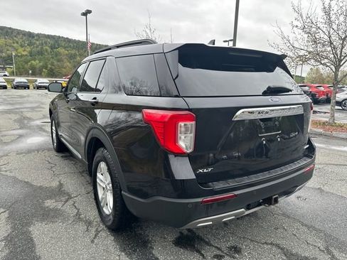 Used 2022 Ford Explorer XLT w/ Equipment Group 202A AWD/4WD image 3