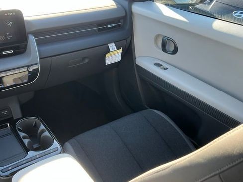 New 2025 Hyundai Ioniq 5 SE image 15