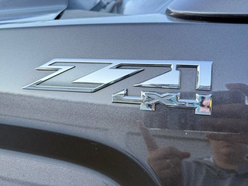 Used 2015 GMC Sierra 2500 SLT w/ Duramax Plus Package AWD/4WD image 24