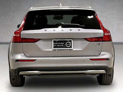 Certified 2026 Volvo V60 B5 Cross Country Ultra w/ Climate Package AWD/4WD image 5
