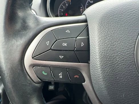 Certified 2019 Jeep Grand Cherokee Laredo AWD/4WD image 21