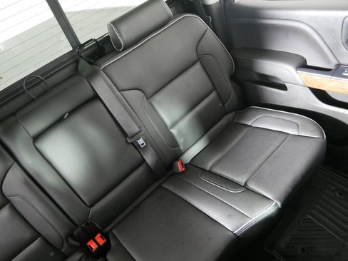 Used 2018 Chevrolet Silverado 1500 High Country image 14