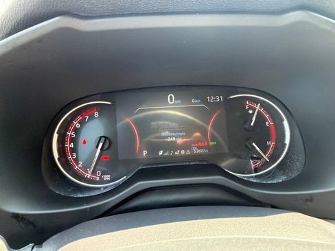 Used 2025 Toyota RAV4 XLE AWD/4WD image 28