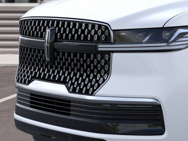 New 2026 Lincoln Navigator Premiere AWD/4WD image 17