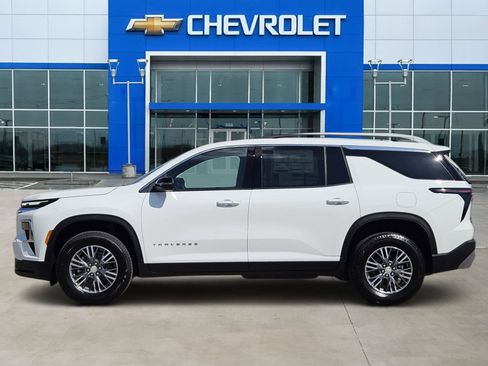 New 2027 Chevrolet Traverse LT FWD image 3