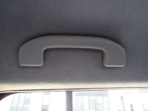 Used 2021 Nissan Kicks S image 25