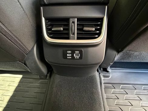 Used 2025 Subaru Outback Premium w/ Popular Package #1A AWD/4WD image 28
