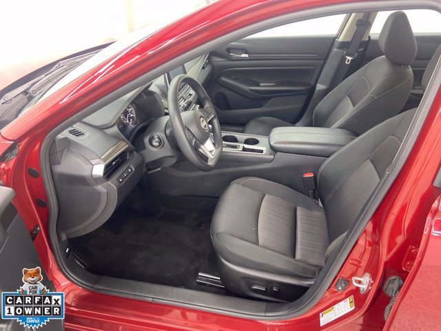 Used 2025 Nissan Altima 2.5 SV FWD image 17