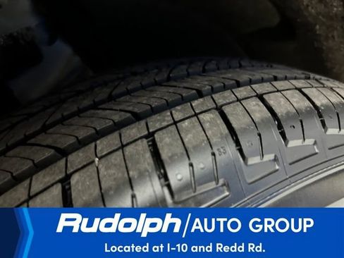 Used 2024 GMC Terrain SLE image 26