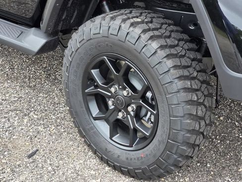 New 2026 Jeep Gladiator Sport AWD/4WD image 7