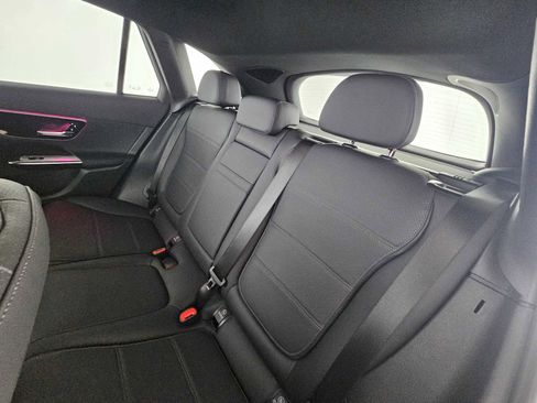 Used 2026 Mercedes-Benz GLC 300 image 17