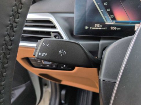 Used 2025 BMW 330i xDrive Sedan w/ Convenience Package image 29