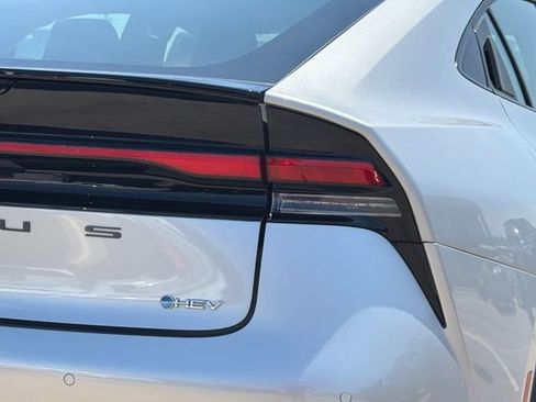 Used 2025 Toyota Prius LE FWD image 30