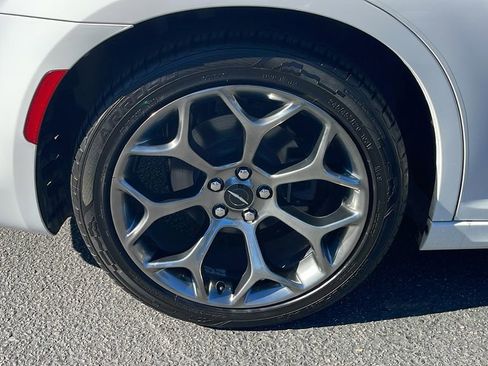 Used 2018 Chrysler 300 S w/ 300S Premium Group 2 image 29