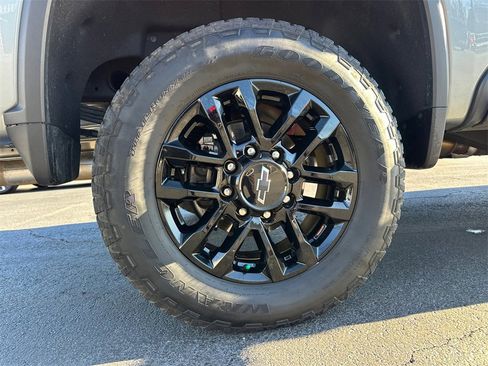 Used 2025 Chevrolet Silverado 2500 LTZ w/ Trail Boss Package image 18