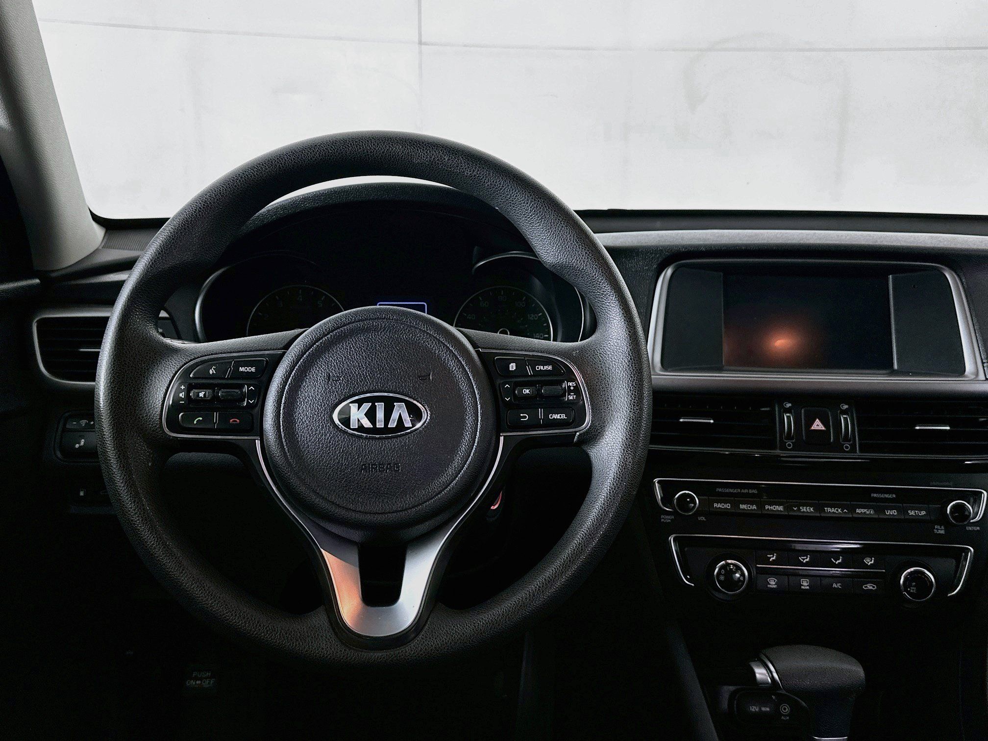 Used 2018 Kia Optima LX w/ 17" Alloy Wheels Package FWD image 18